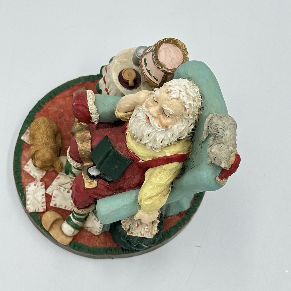 Vtg 1992 Santa's Best Classic Collectables Resin Figurine Santa Sleeping Cat Dog - Picture 4 of 9